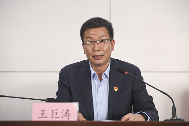 5 市教育局党组成员、三级调研员王巨涛讲话。.jpg
