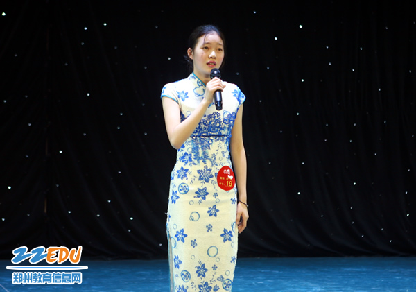 2016年郑州市中小学生美育活动独舞独诵比赛举行