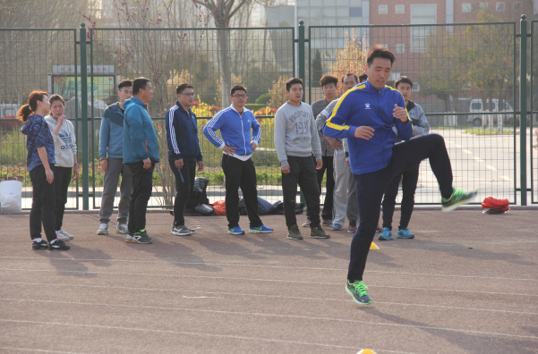 郑州市青少年校园足球工作领导小组办公室裁判发展部成立暨2016年郑州市校园足球特色学校裁判指导员培训班开班