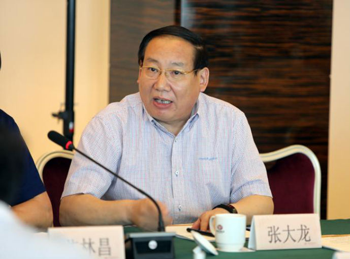 市教育局副局长张大龙参加座谈