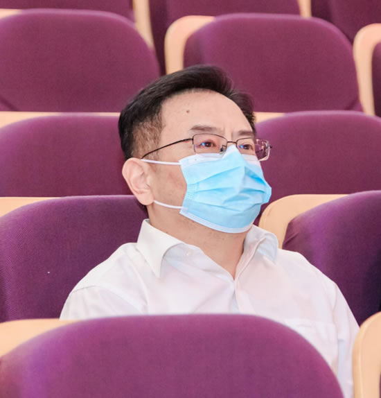 郑州市教育局副局长、一级调研员葛飞到比赛现场指导工作。.jpg